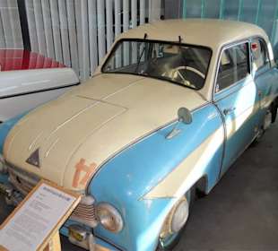 Fahrzeuge im Schuppen EIns