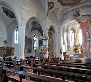 Blick in den Kirchenraum der Stadtpfarrkirche