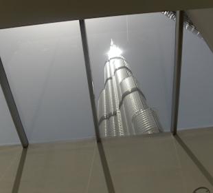 Von der Dubai Mall zum Burj