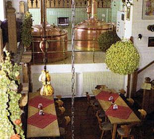 Man sitzt neben der Sudpfanne