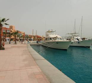 Stadtrundfahrt, neue Marina