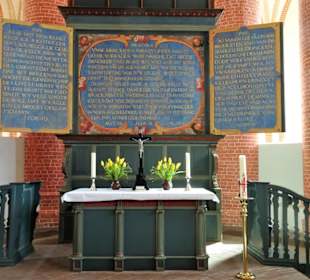 Der Hauptaltar der Ludgerikirche