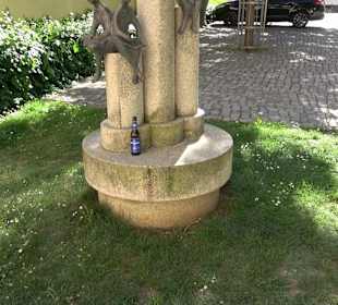 Skulptur Lesende Menschen
