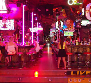 Buntes Leben in Patong