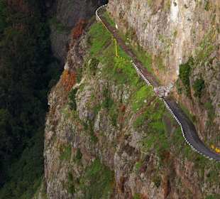 Die alte Straße ins Tal