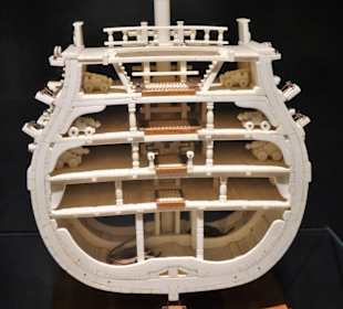 Schatzkammer des IMM: Schiffsmodelle aus Elfenbein