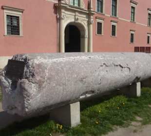 Überreste der ersten Säule (von 1644 – 1887)