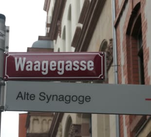 Erfurt: durch die Waagegasse zur Alten Synagoge