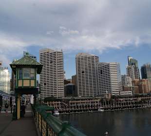 Sydney Tower und Pyrmont Bridge,Darling Harbour