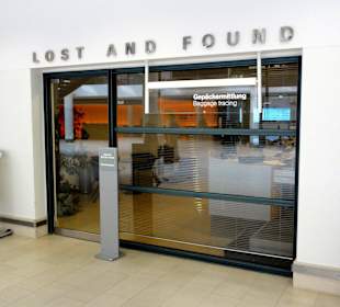 Gepäckermittlung im Erdgeschoss