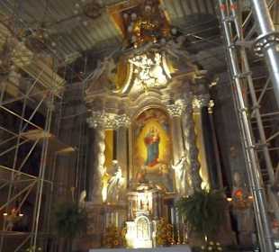Zentraler Altar