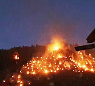 Die Bergfeuer glühen