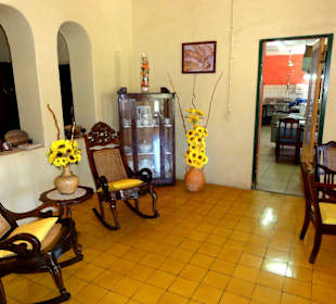 Gang durch das Landhaus zum Restaurant 