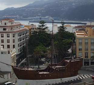 Schifffahrtsmuseum "Naval" in der Santa Maria
