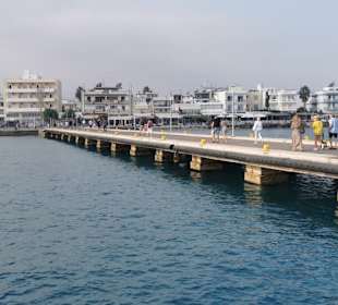 Der Beginn des Ausflugs mit der Fähre im Hafen