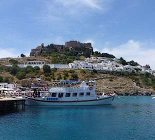 Einfahrt in den Hafen von Lindos