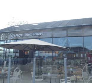 Travepromenade: Terrassencafé von Bäckerei Junge