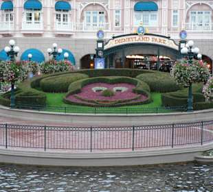 Vor dem Eingangsbreich