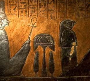 An den Fassaden in Luxor