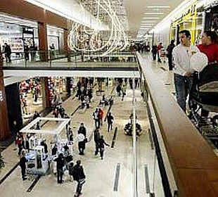 Harfa Galerie Shopping center next to hotel Carol