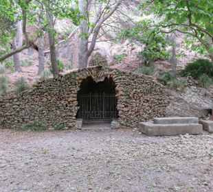 Grotte mit Madonna 
