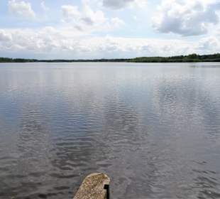 Blick über das Wasser der Thülsfelder Talsperre