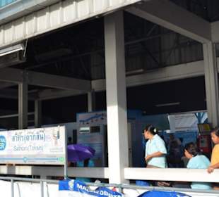 Fahrt auf dem Chao Phraya Fluss Bangkok