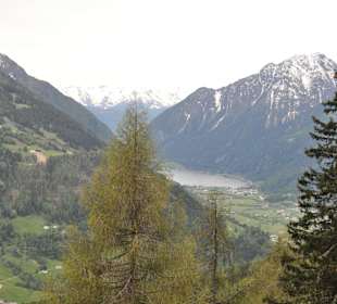 Sicht von Bernina auf Poschiavosee