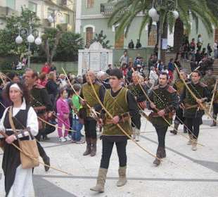 Mittelalterlicher Umzug in Villaputzu