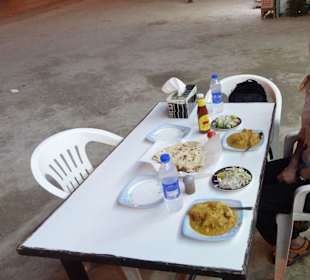 Der reich gedeckte Tisch