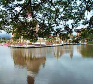 Wat Plai Laem