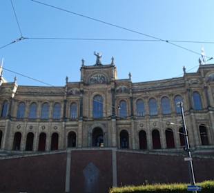 Beim Maximilianeum (Sitz des Bayerischen Landtags)