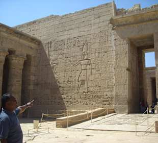 Hassan beim erklären