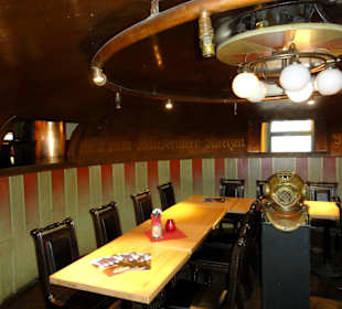 Sitzplätze in den Sudkesseln des Brauhauses