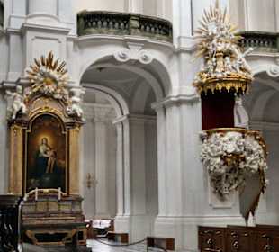 Blick in das Kirchenschiff