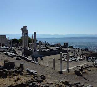 Ruinenfeld des Trajaneums