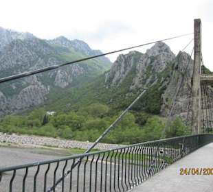 Auf die Brücke des Flusses Acheloos