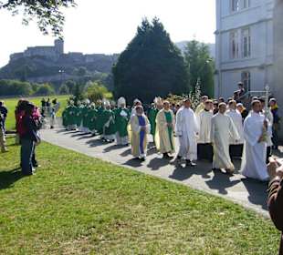 Auszug aus der unterirdischen Kirche