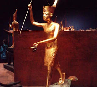 Goldfiguren als Grabbeigabe