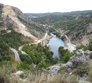 Blick vom oberen Stausee ins Tal