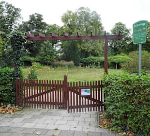 Eingang zum Rosengarten Verden