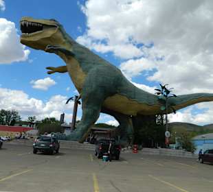 Ein Saurier als Aussichtsturm