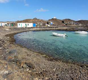 und Fischerhäuser auf Lobos