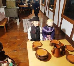 Grippenausstellung am Tisch