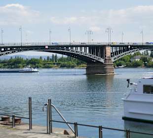 Theodor-Heuss-Brücke