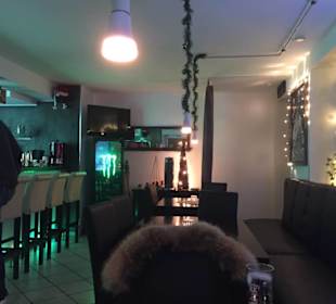 Bar Theke früh am Abend