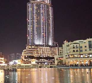 Am Dubai Fountain / Dubai Mall