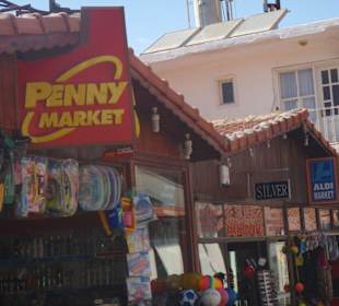 Sogar Penny und Aldi gibs hier 