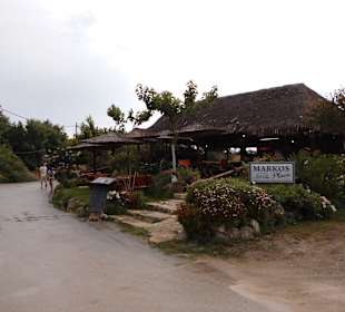 Weg zum See/Tavernen/Souveniers