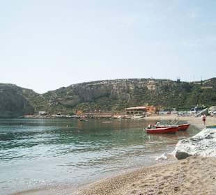 Blick vom Strand auf "Porto Vecciho"